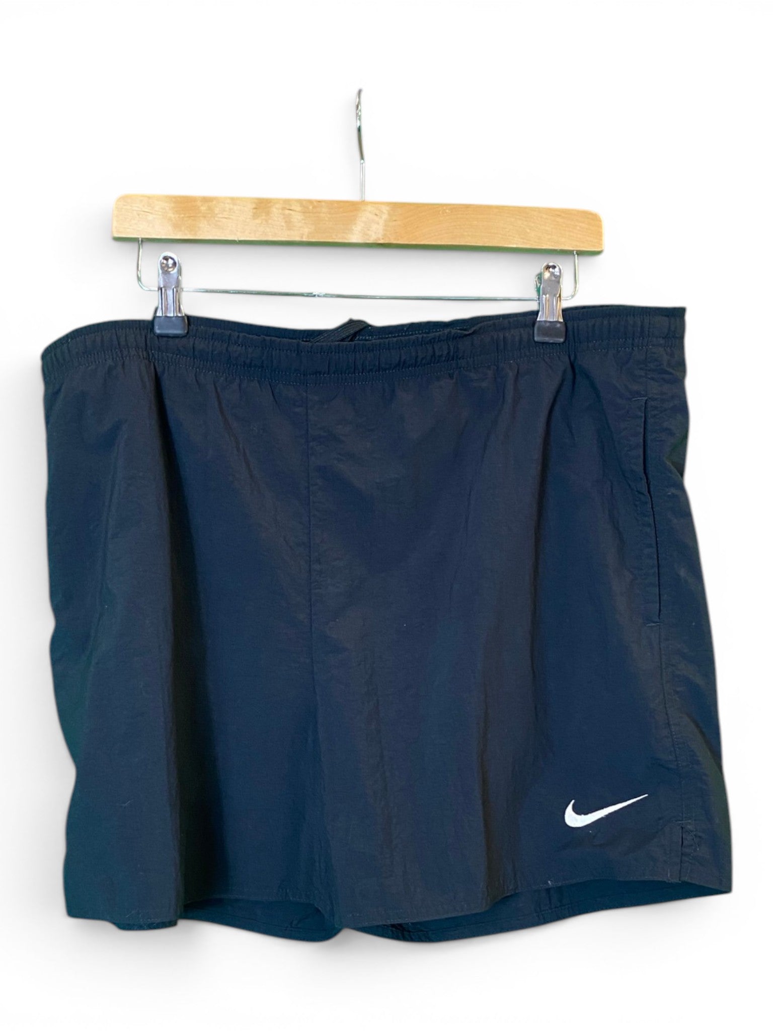 Vintage 1990s Nike Spellout Shorts - W40"