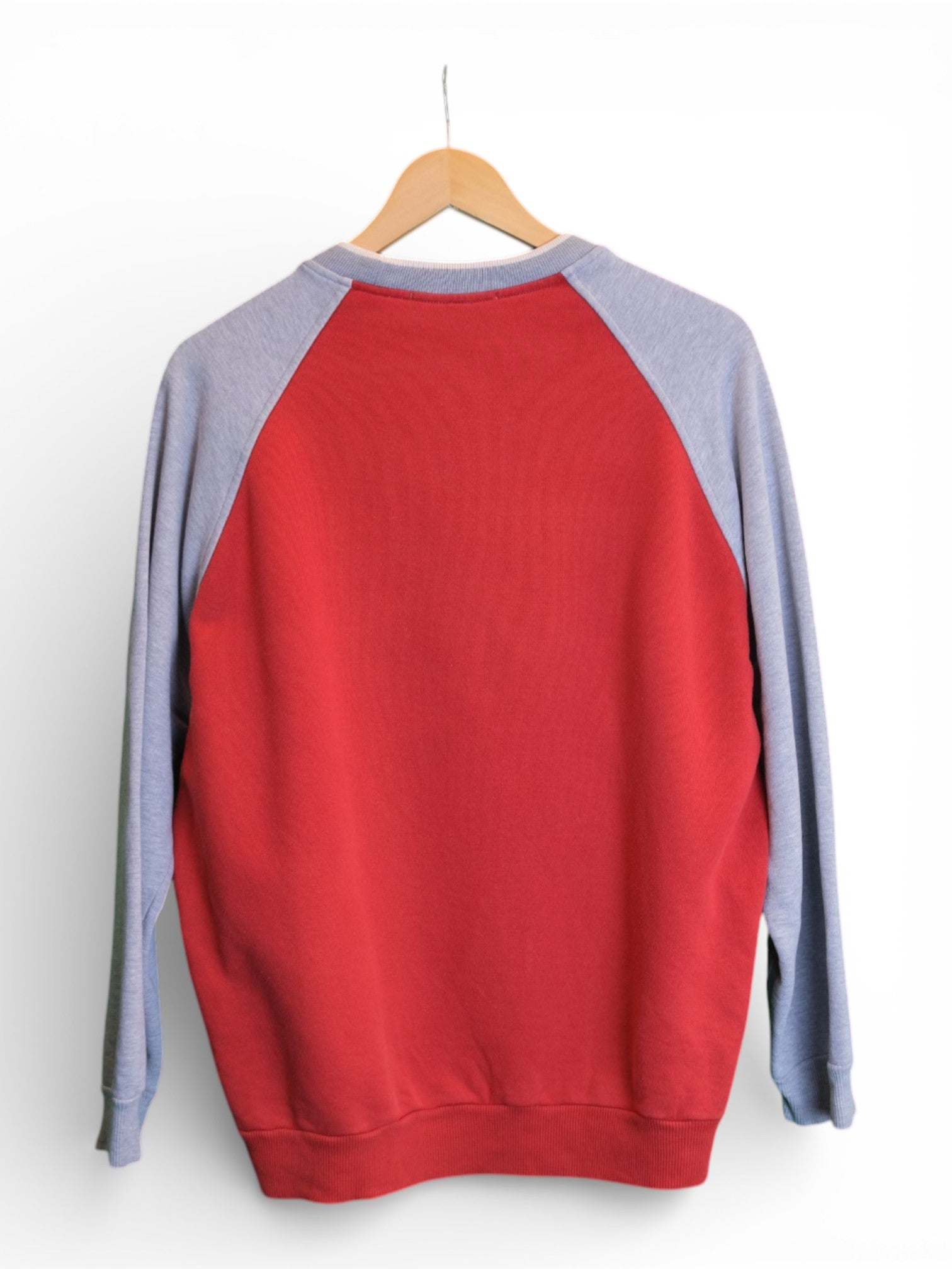 Fred Perry Sweatshirt - Medium
